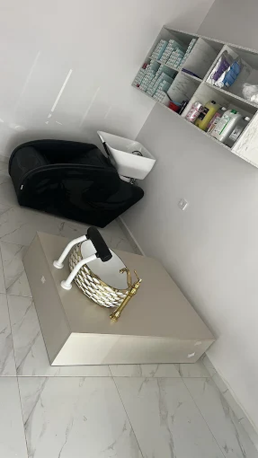 Nova Lotus Beauty Center saç yıkama ünitesi